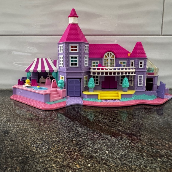 Charming Pink and Purple Mansion Dollhouse by Polly Pocket - Picture 3 of 8
